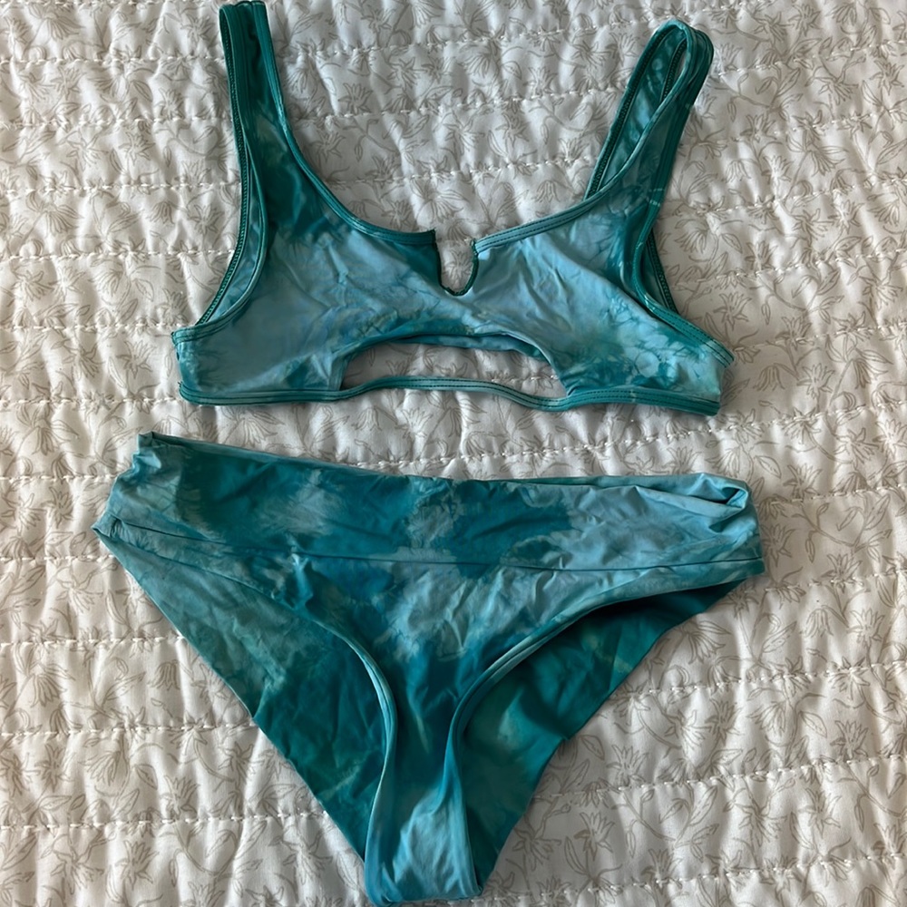 Frankie’s bikinis tie dye bikini